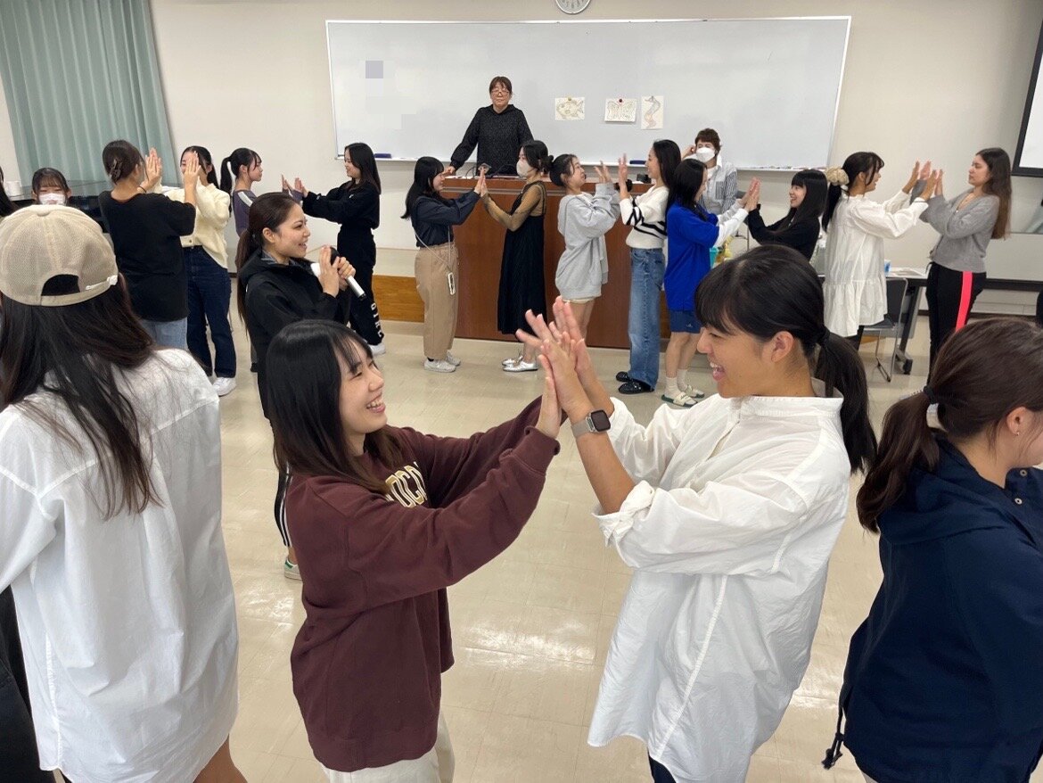 ②模擬保育（ドイツのフォークダンス）.JPG