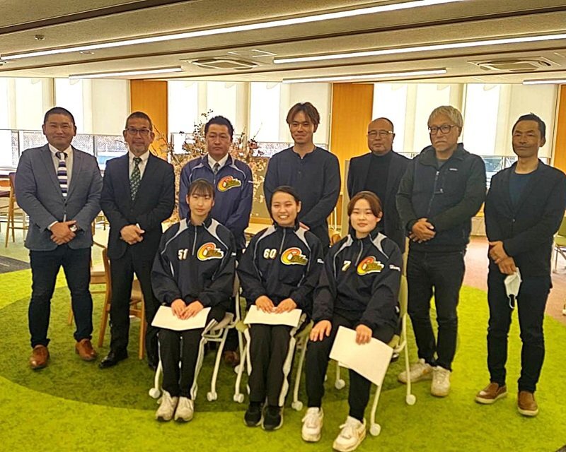 元・中日ドラゴンズの三好大倫氏が野球部員を激励　実戦に役立つアドバイスも、主将ら勝利を誓う